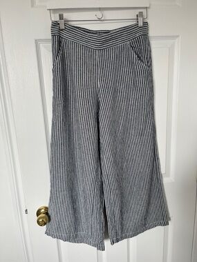 Max Studio Navy and White Striped Wide-Leg Pants.